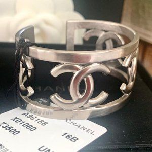 SOLD NWT Chanel Silver Cc Logo Cuff Ruthenium